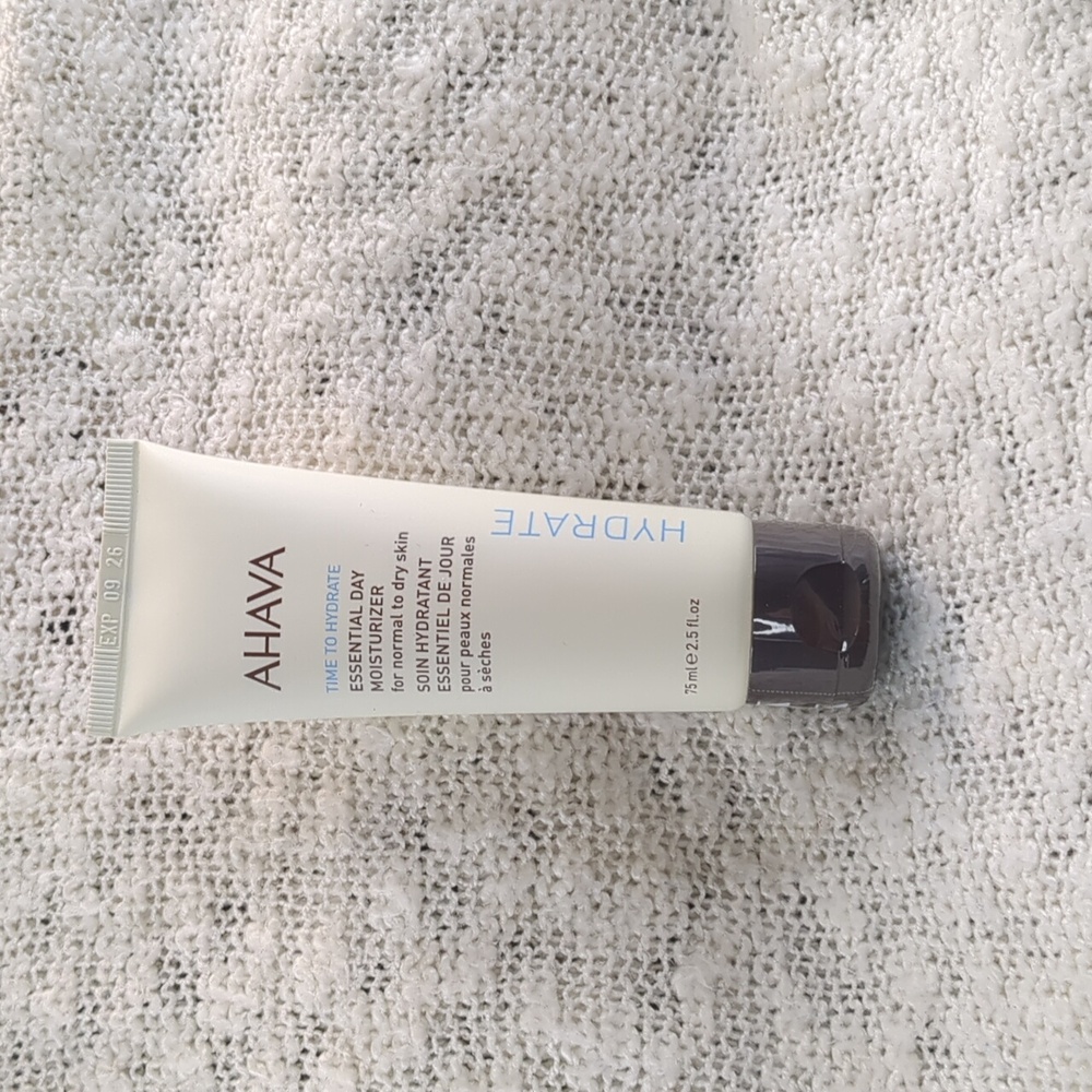 AHAVA Essential Day Moisturizer, 75ml/2.5fl oz
